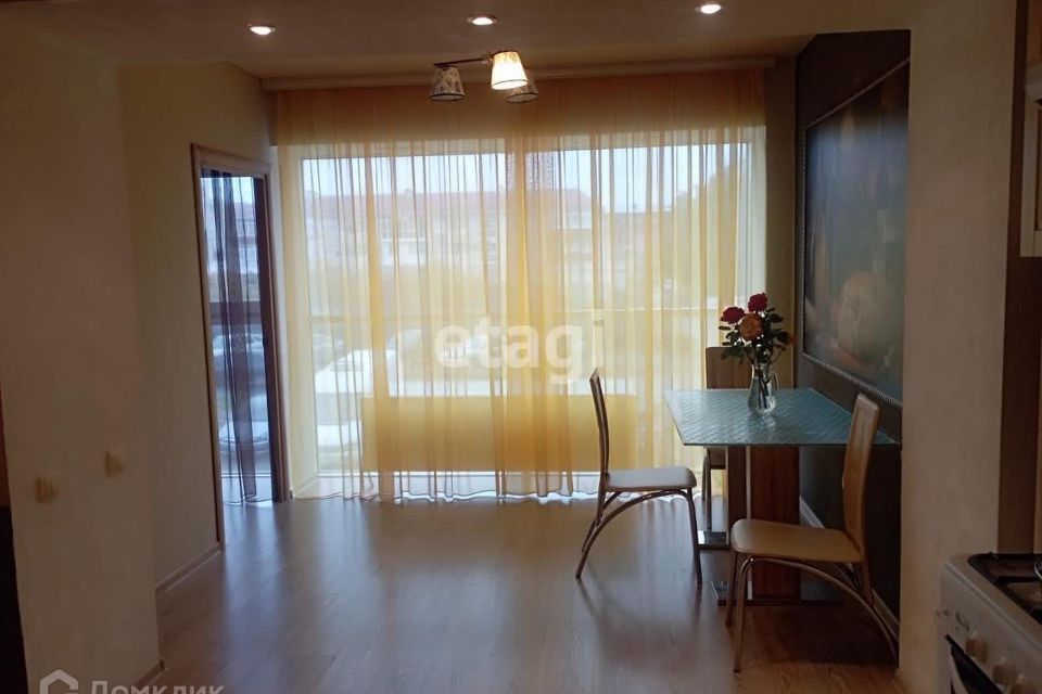 Продаётся 2-комнатная квартира, 70.3 м²