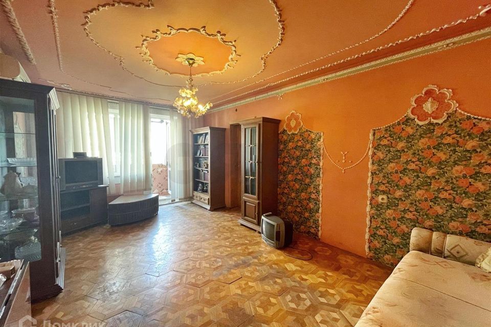 Продаётся 4-комнатная квартира, 90 м²