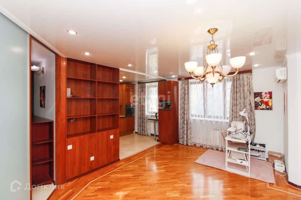 Продаётся 3-комнатная квартира, 117.8 м²