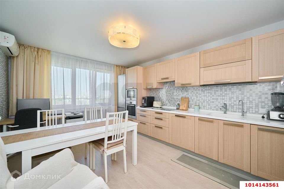 Продаётся 2-комнатная квартира, 69.2 м²
