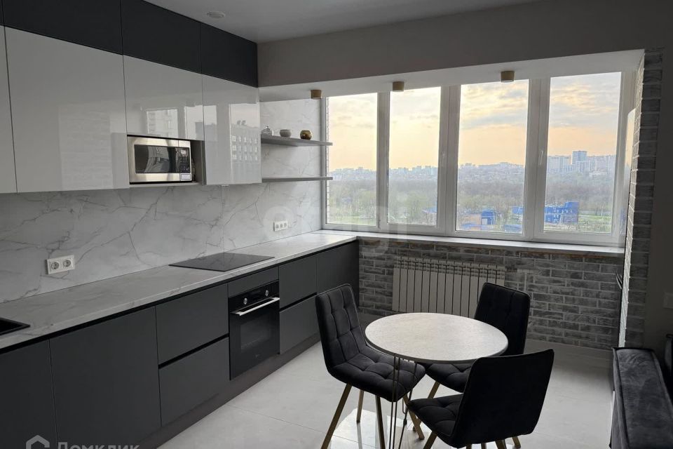 Продаётся 1-комнатная квартира, 49 м²