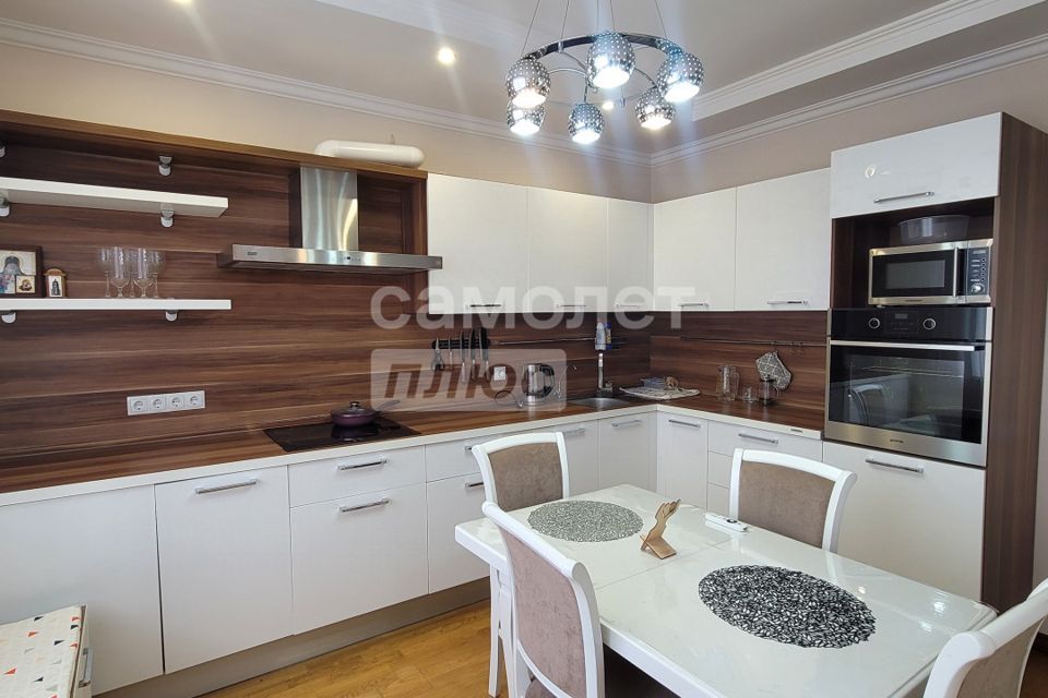 Продаётся 2-комнатная квартира, 76.4 м²