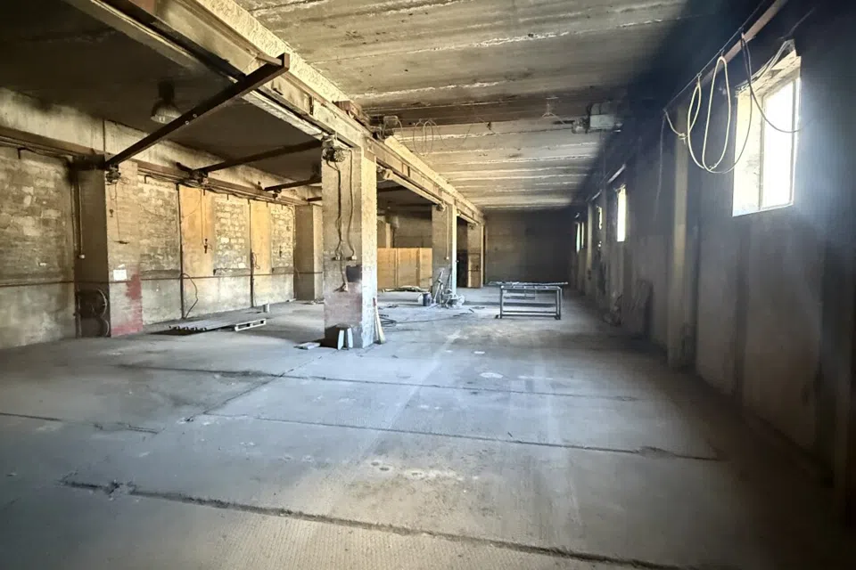 Сдаётся производственное помещение, 400 м²