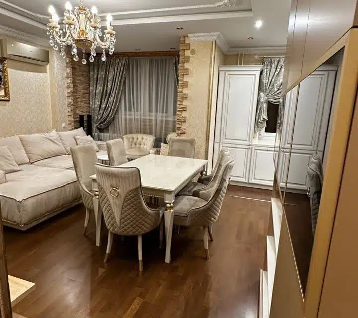 Продаётся 4-комнатная квартира, 100 м²