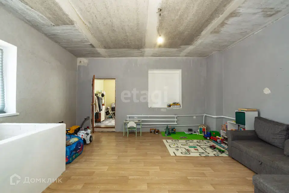 Продаётся 3-этажный дом, 230 м²