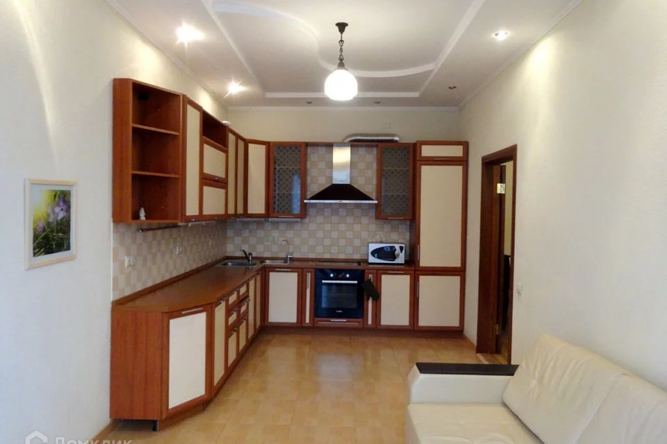 Сдаётся 1-комнатная квартира, 65 м²