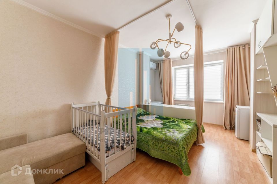 Продаётся 1-комнатная квартира, 42 м²