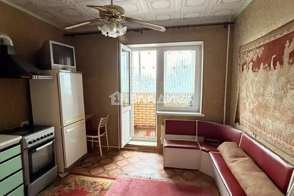 Продаётся 1-комнатная квартира, 42 м²