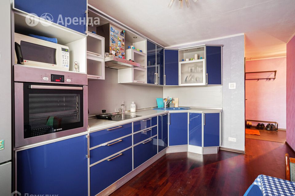 Сдаётся 2-комнатная квартира, 58 м²