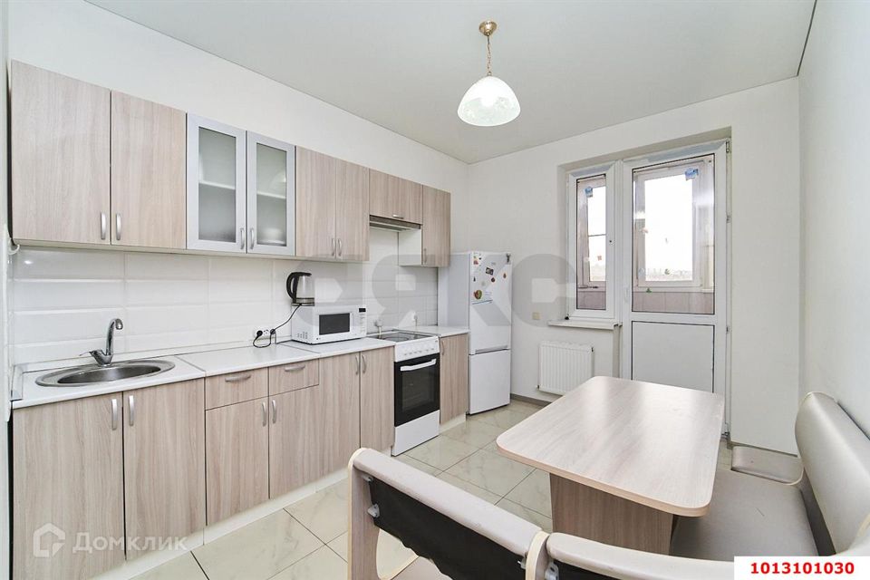 Продаётся 1-комнатная квартира, 42 м²