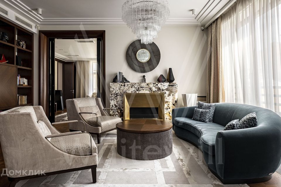 Продаётся 4-комнатная квартира, 228 м²