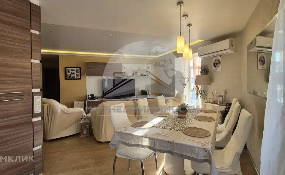 Продаётся 4-комнатная квартира, 132.1 м²