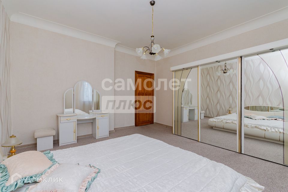 Продаётся 4-комнатная квартира, 104.1 м²