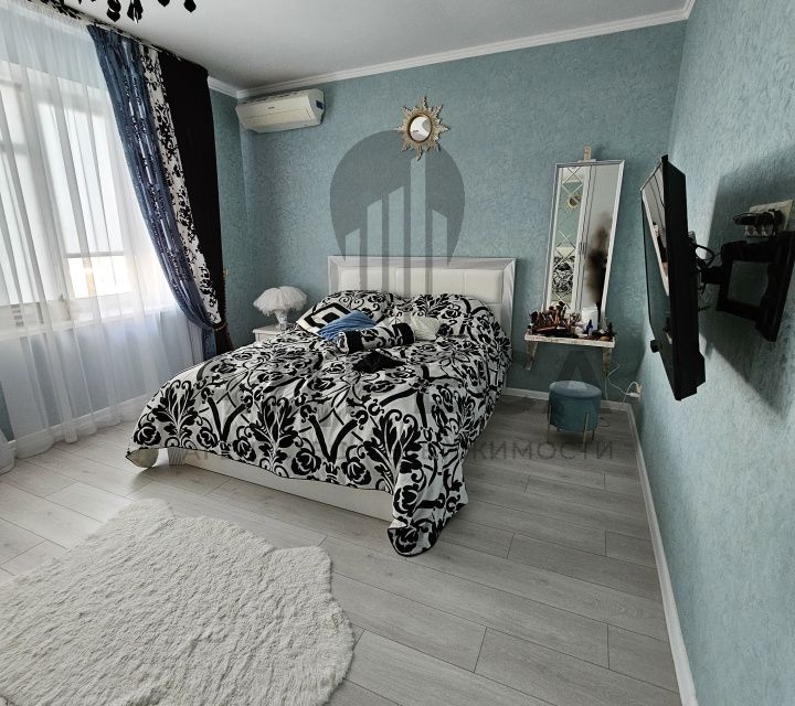 Продаётся 3-комнатная квартира, 130.3 м²