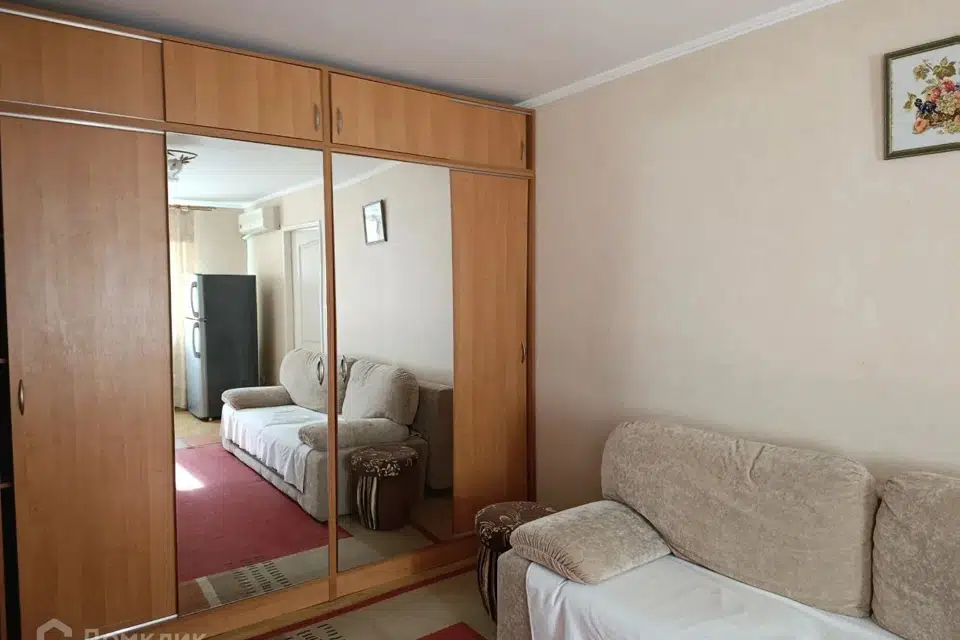 Продаётся 1-комнатная квартира, 41.8 м²