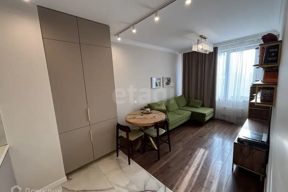 Продаётся 1-комнатная квартира, 43.1 м²