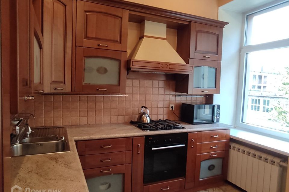 Сдаётся 2-комнатная квартира, 67.6 м²