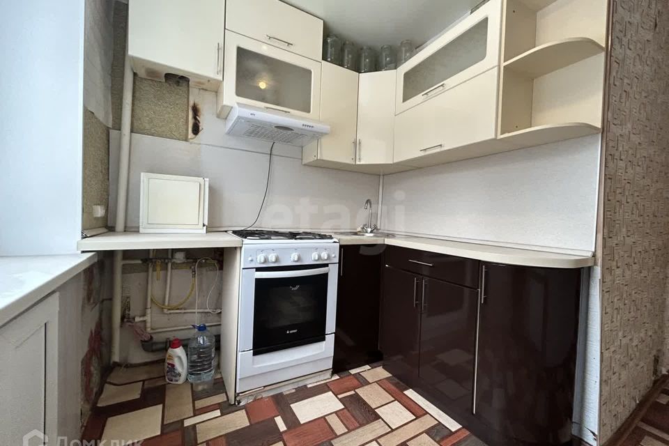 Продаётся 4-комнатная квартира, 64.8 м²