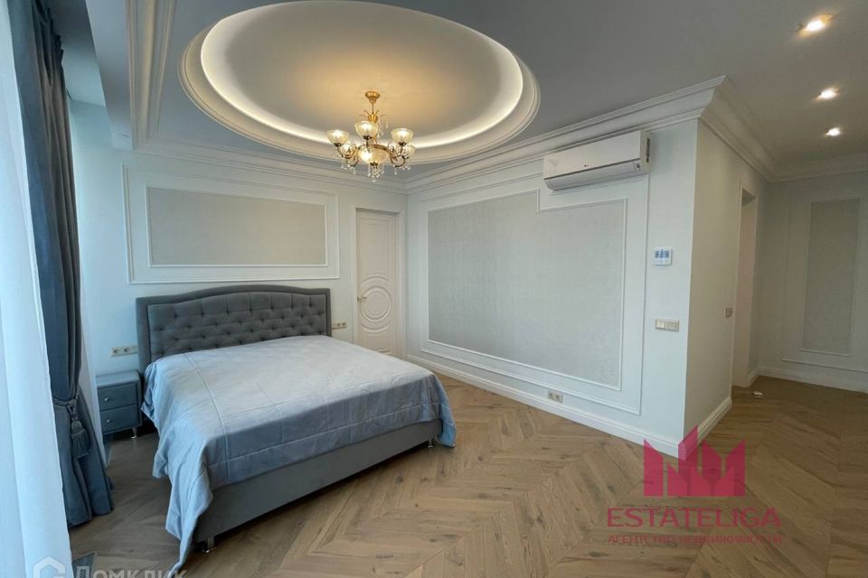 Сдаётся 4-комнатная квартира, 155 м²