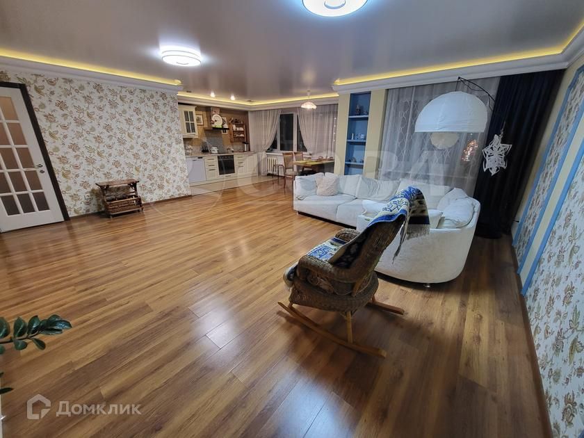 Сдаётся 2-комнатная квартира, 105 м²