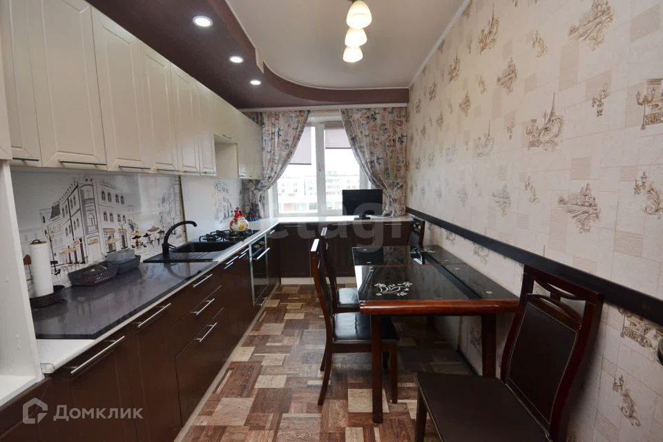 Продаётся 4-комнатная квартира, 72 м²