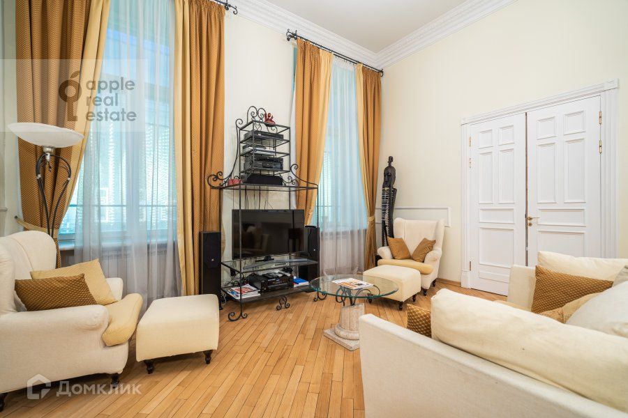 Сдаётся 4-комнатная квартира, 138 м²