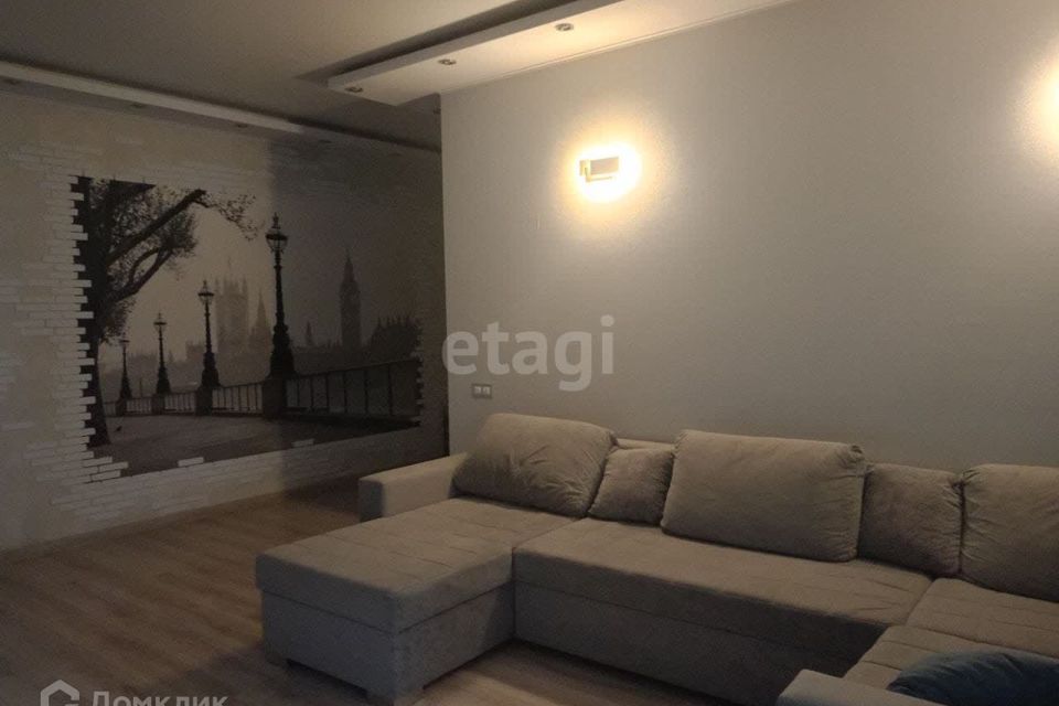 Продаётся 4-комнатная квартира, 103.8 м²