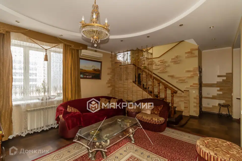 Продаётся 8-комнатная квартира, 268 м²