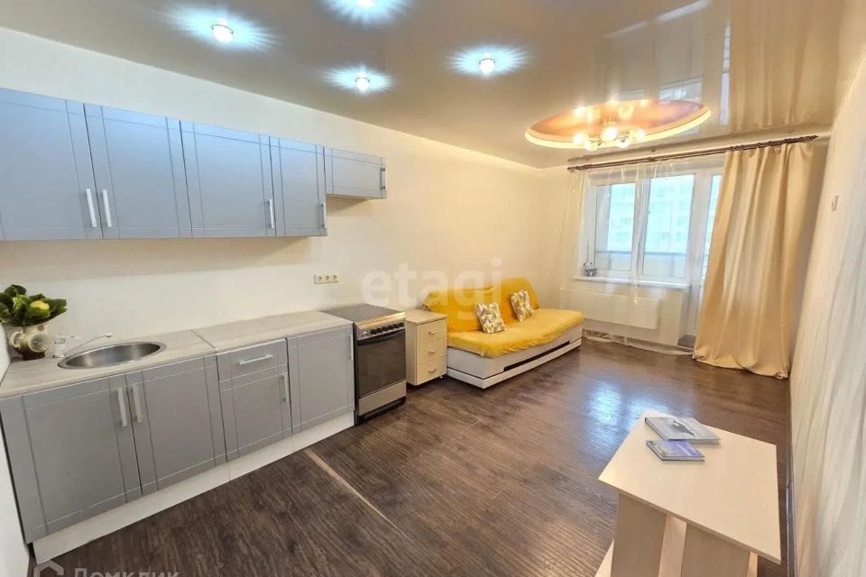 Продаётся 2-комнатная квартира, 59.8 м²