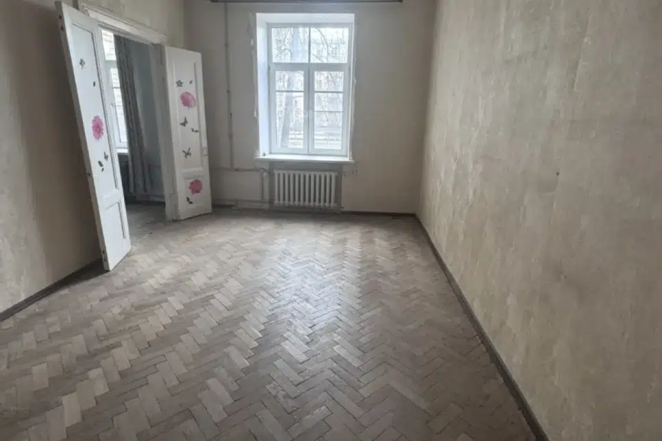 Продаётся 4-комнатная квартира, 98 м²