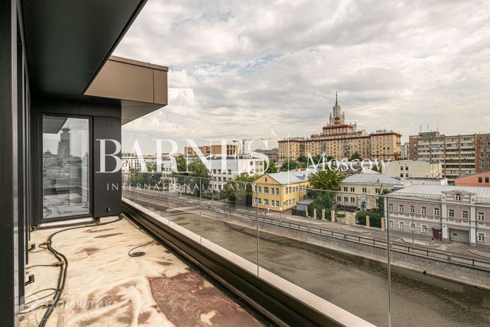 Продаётся 6-комнатная квартира, 261.4 м²