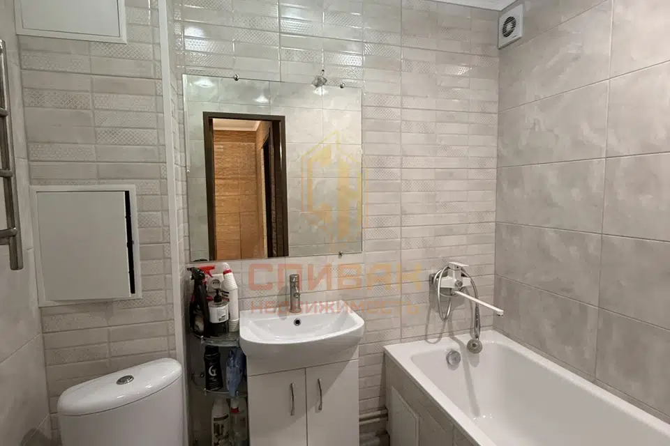 Продаётся 3-комнатная квартира, 56.9 м²