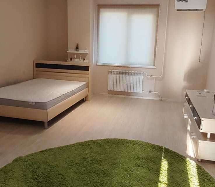 Сдаётся 2-комнатная квартира, 77 м²