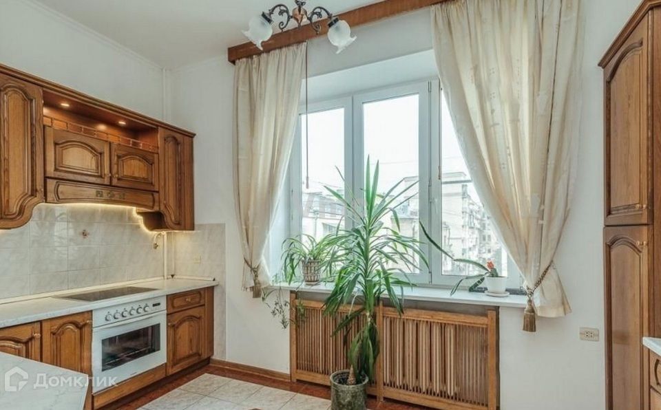Сдаётся 4-комнатная квартира, 120 м²