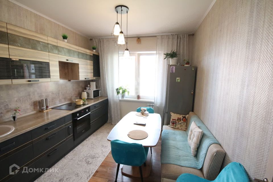 Продаётся 2-комнатная квартира, 56.8 м²