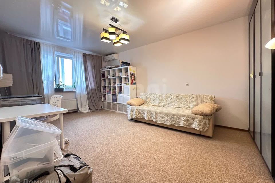 Продаётся 1-комнатная квартира, 42 м²