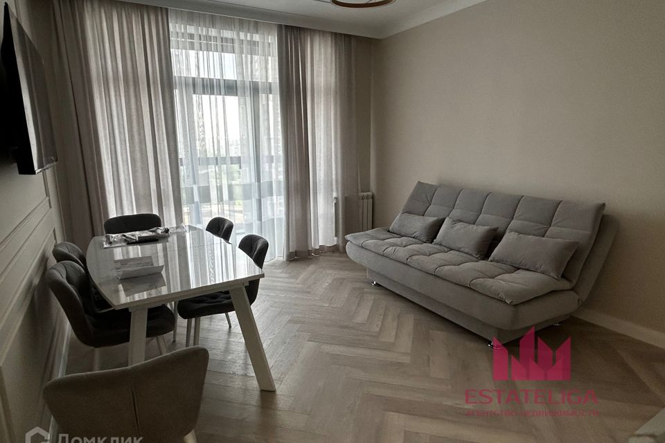 Сдаётся 2-комнатная квартира, 72 м²