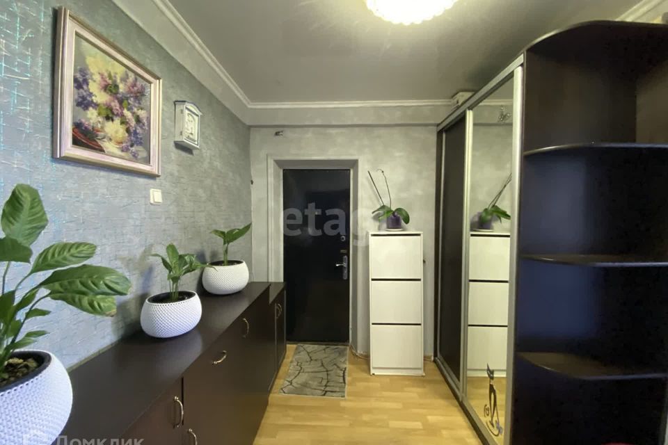 Продаётся 4-комнатная квартира, 106 м²