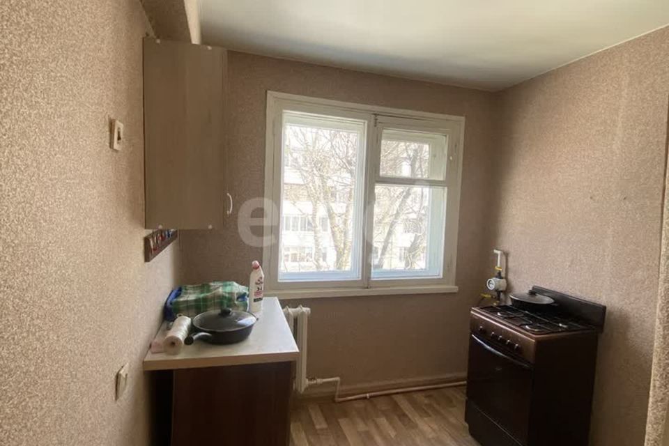 Продаётся 4-комнатная квартира, 58.8 м²