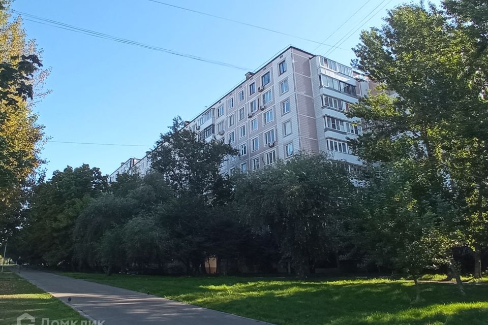Продаётся 4-комнатная квартира, 62.8 м²