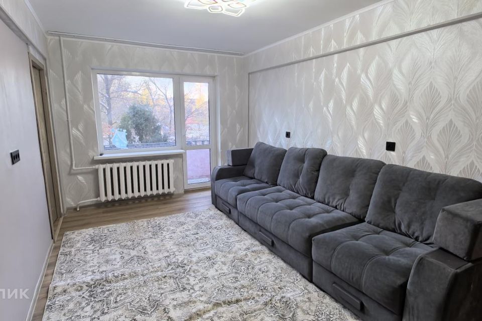 Продаётся 3-комнатная квартира, 49.6 м²