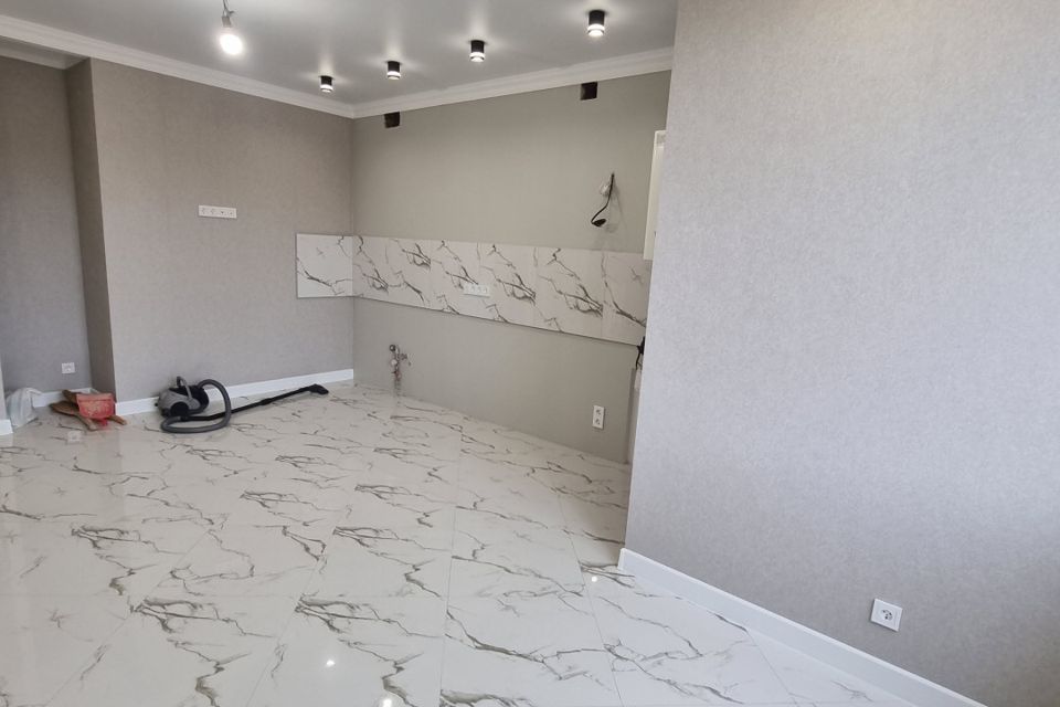 Продаётся 1-комнатная квартира, 56 м²
