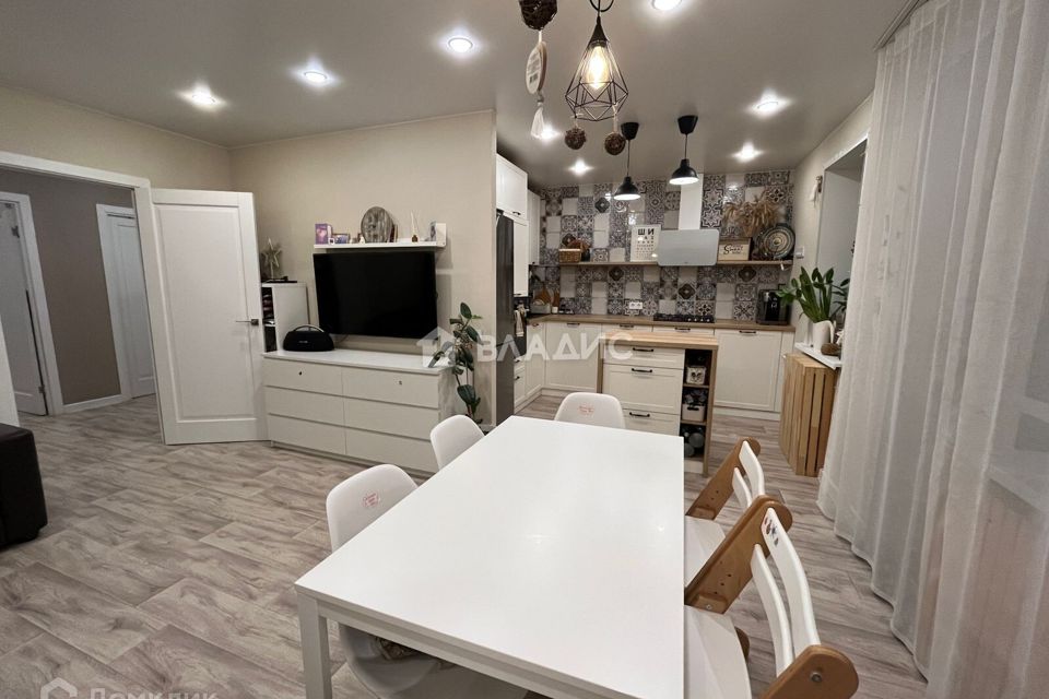 Продаётся 3-комнатная квартира, 61 м²