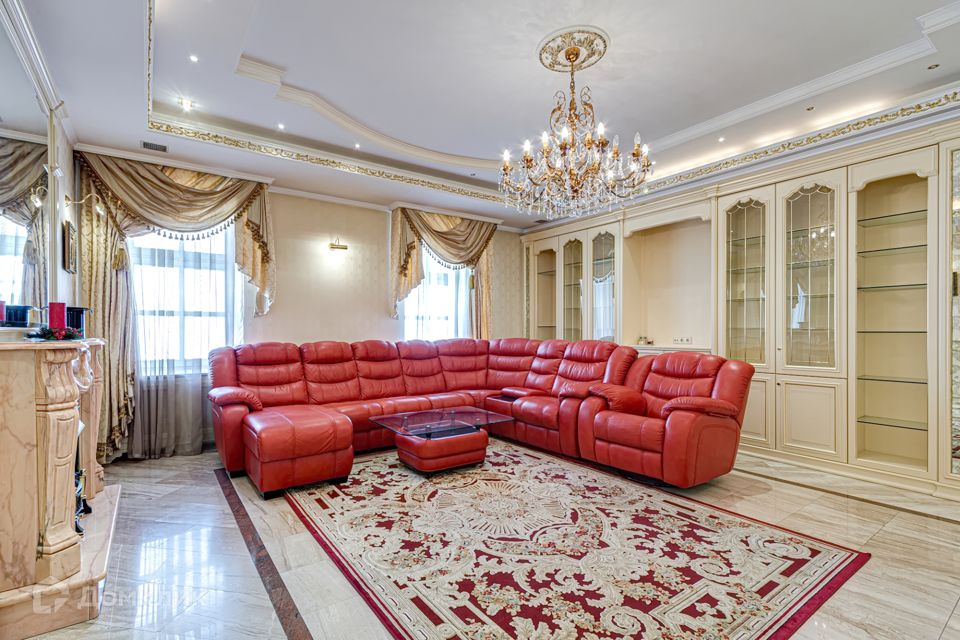 Сдаётся 4-комнатная квартира, 160 м²