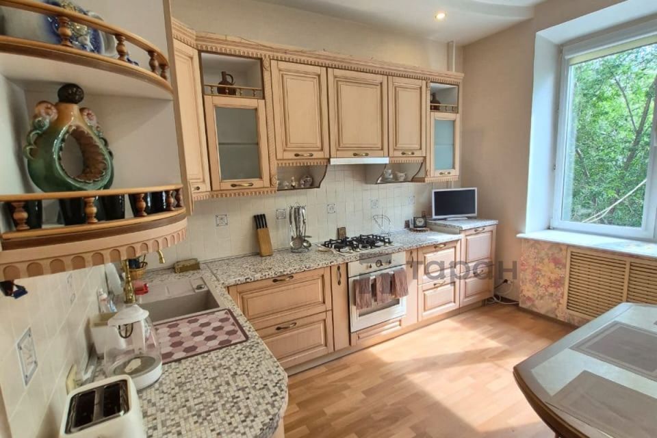Сдаётся 2-комнатная квартира, 70 м²