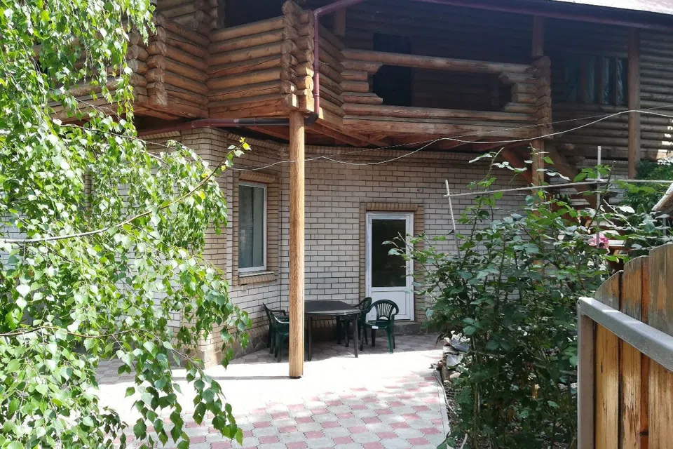 Продаётся 2-этажный дом, 561 м²