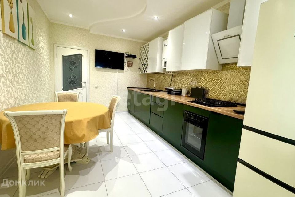 Продаётся 2-комнатная квартира, 66.5 м²