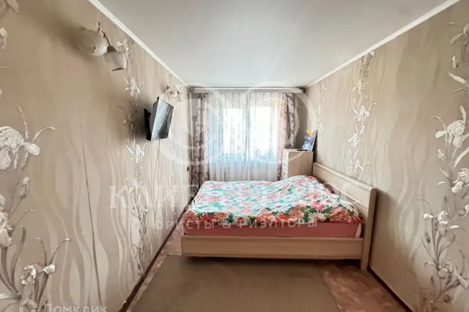 Продаётся 4-комнатная квартира, 57.3 м²