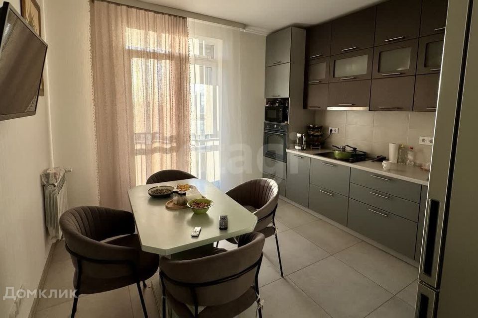 Продаётся 3-комнатная квартира, 90 м²