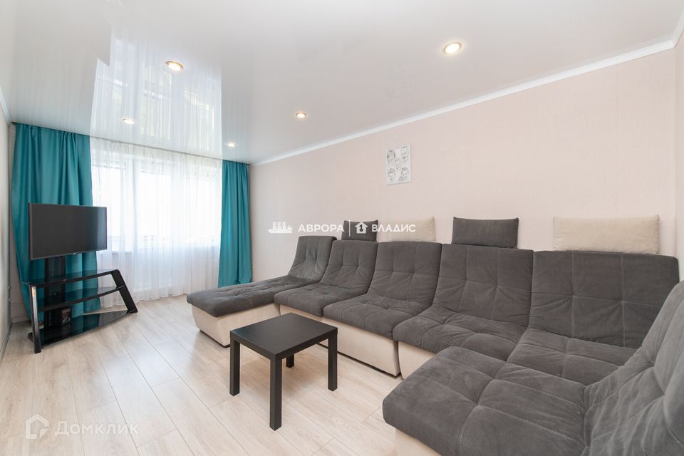 Продаётся 4-комнатная квартира, 75.6 м²